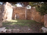 03628 ostia - regio i - insula iii - caseggiato del mitreo di menandro (i,iii,5) - via dei balconi - raum 5 - bli ri osten.jpg